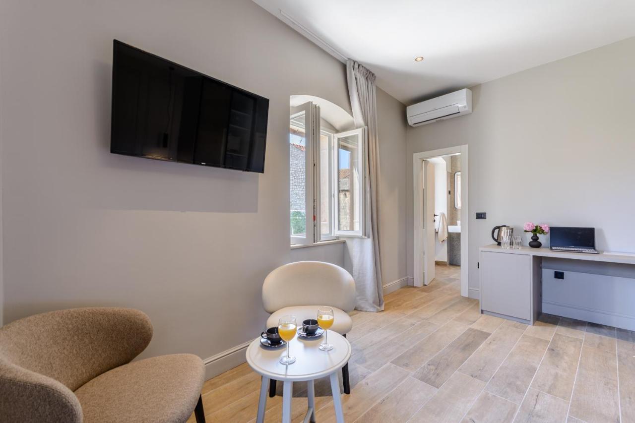 Dora Rooms And Studios Sutivan Dış mekan fotoğraf