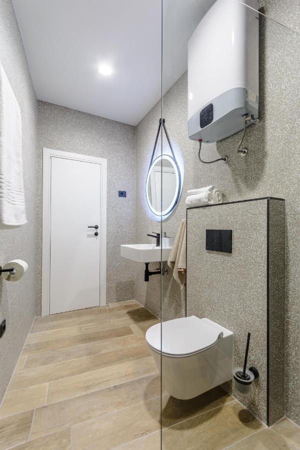 Dora Rooms And Studios Sutivan Dış mekan fotoğraf